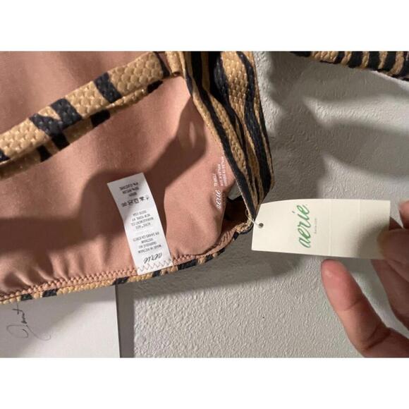 Aerie Zebra Print Bikini Top- Size M NWT - Picture 4 of 4